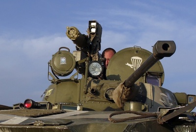 ウクライナ東部、政府軍が重火器撤収へ 停戦確立に向け双方に動き