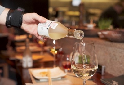 仏パリに日本酒テイスティングサロン登場、欧州初