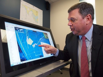 不明機捜索に「数学の魔術師」集団が名乗り