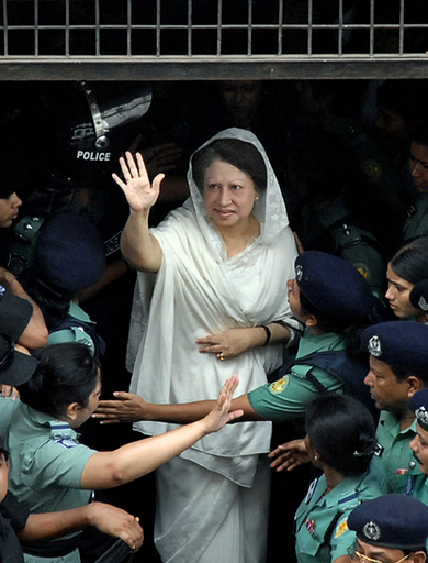 ジア元首相の側近、BNP内対立派への襲撃を促す