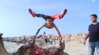 ガザ地区の「スパイダーマン」少年がギネス記録更新