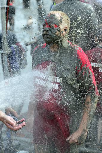 「泥んこ五輪」開催！ドイツ