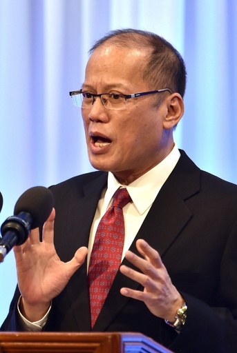 来日中のフィリピン大統領、中国をナチスにたとえる