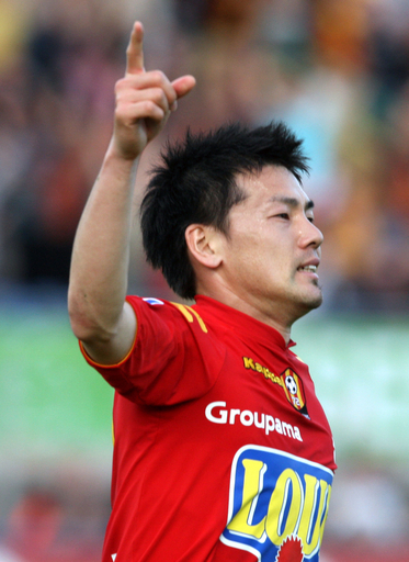ル・マン 松井大輔が2得点を挙げてランスに勝利