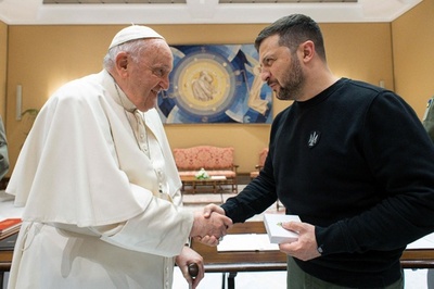 ウクライナ大統領、ローマ教皇と面会