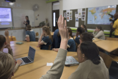 黒人生徒を「奴隷オークション」、南ア学校で人種差別的いじめか