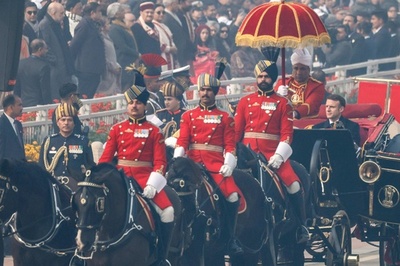 仏大統領、インド軍事パレードに出席