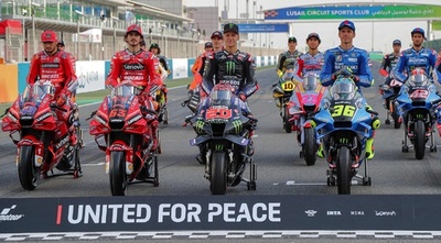 「団結して平和を」 MotoGPライダーが反戦訴え