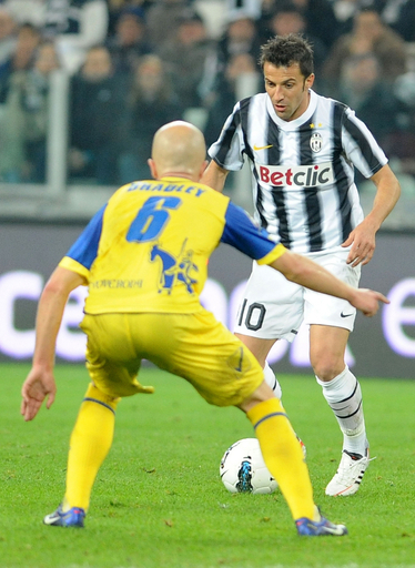 イブラヒモビッチのハットトリックでミラン快勝、ユベントスは引き分ける