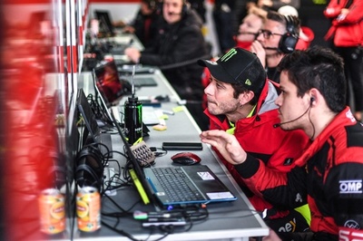 ロッシが四輪GTデビュー ピットインでミスも「楽しかった」