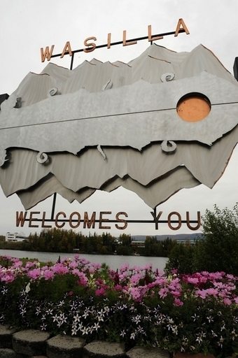 ペイリン知事地元の教会で火事、放火の疑い 米アラスカ