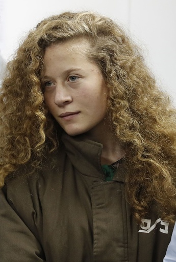 イスラエル兵平手打ちのパレスチナ人少女、禁錮8月 司法取引で