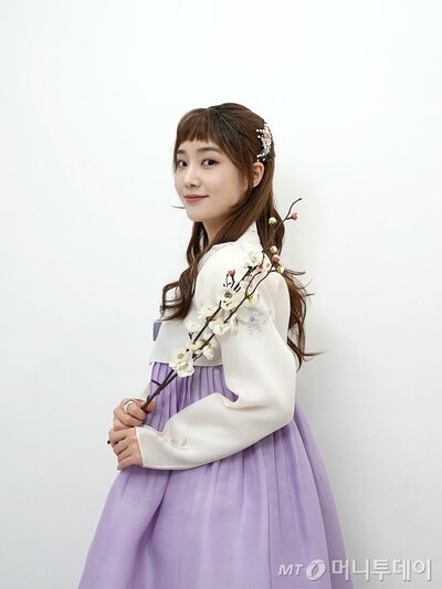 このままだと広告すべて取られそうになる……伝統韓服のモデルまで仮想人間 – KOREA WAVE