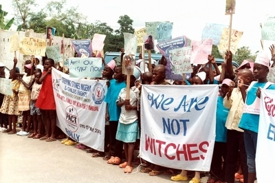 ガンビアで市民を拉致し魔術を強要、政府関与か