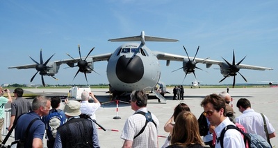 墜落したA400M輸送機のブラックボックスを発見 スペイン