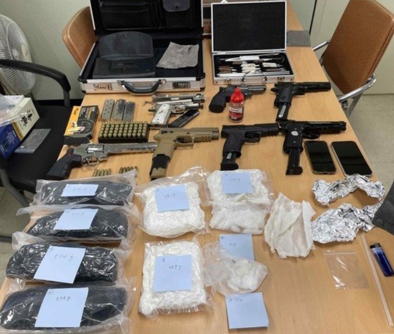 押収物の写真（ソウル中央地検提供）(c)news1