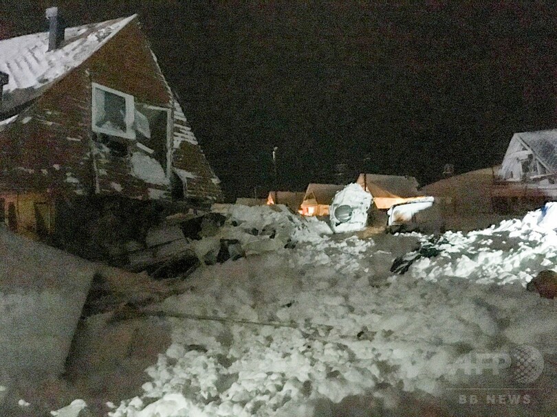 ノルウェーのスバルバル諸島で雪崩、1人死亡9人負傷