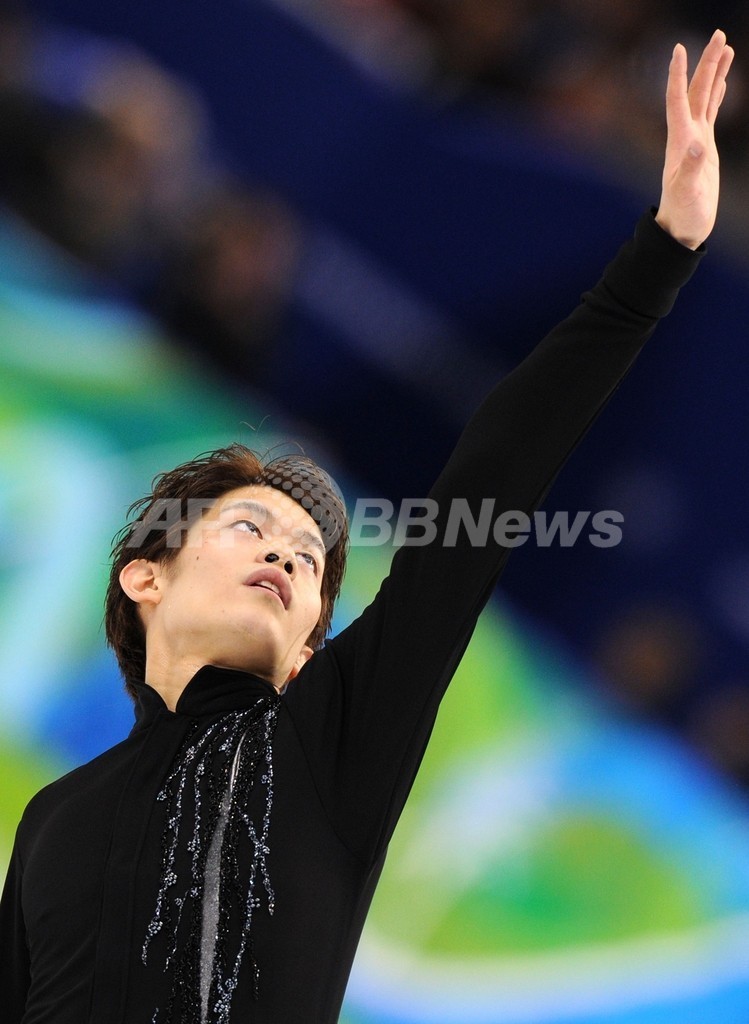 高橋が男子フィギュア初メダルの銅 優勝はライサチェク、バンクーバー冬季五輪