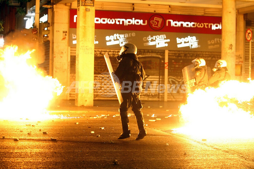 ギリシャ 警察への抗議暴動3日目に 写真16枚 国際ニュース Afpbb News
