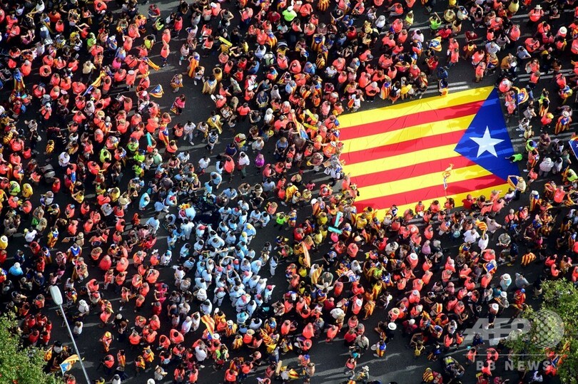 カタルーニャ自治州の独立求め100万人がデモ、スペイン・バルセロナ