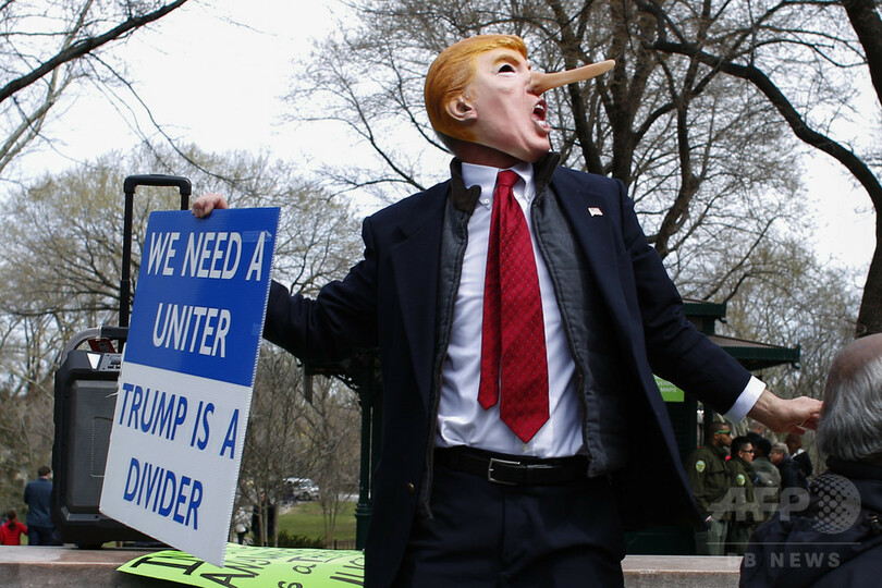 反トランプ派、NYで大規模デモ アリゾナ州では道路封鎖