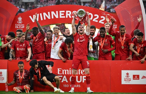【貴重】リバプールFC 2005 FA CUP優勝記念6体セット コリンシアン リバプール CL優勝記念 ”6 TIMES COLLECTION-RED”｜New Balance
