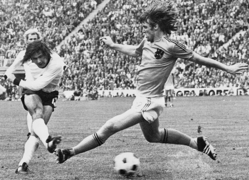 爆撃機」ゲルト・ミュラー氏死去、75歳 独サッカーのレジェンド 写真4