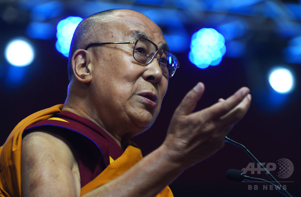 ダライ・ラマ、スー・チー氏に「平和的解決」求める ロヒンギャ危機で ダライ・ラマ、スー・チー氏に「平和的解決」求める ロヒンギャ危機で