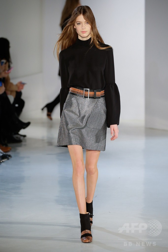 セクシー＆ロックなパーティスタイル、「ジル・スチュアート」15/16年秋冬