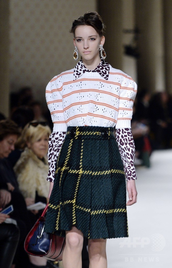 パリコレフィナーレには色鮮やかで心弾むショー、「ミュウミュウ」15/16秋冬