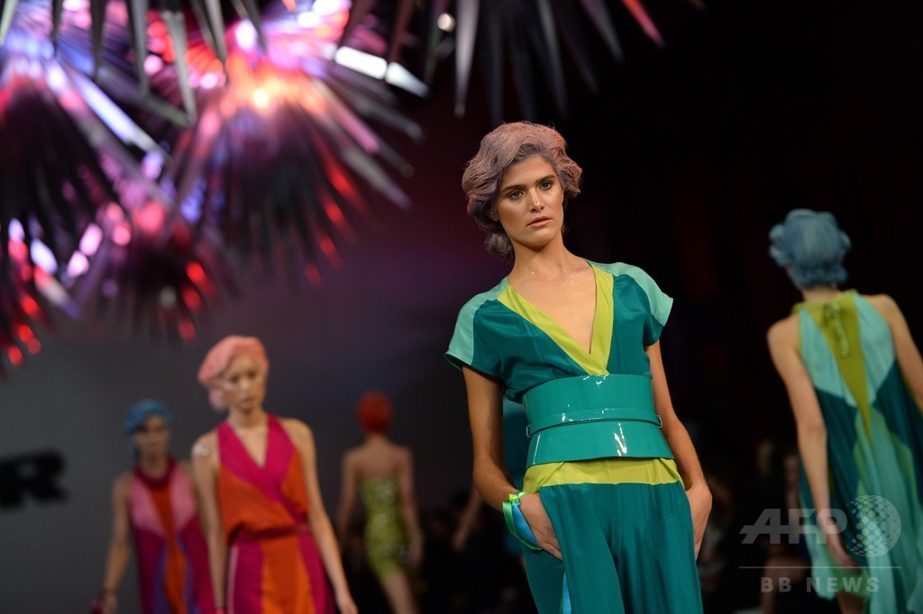 ミス・ユニバースも登場、豪百貨店主催のファッションショー