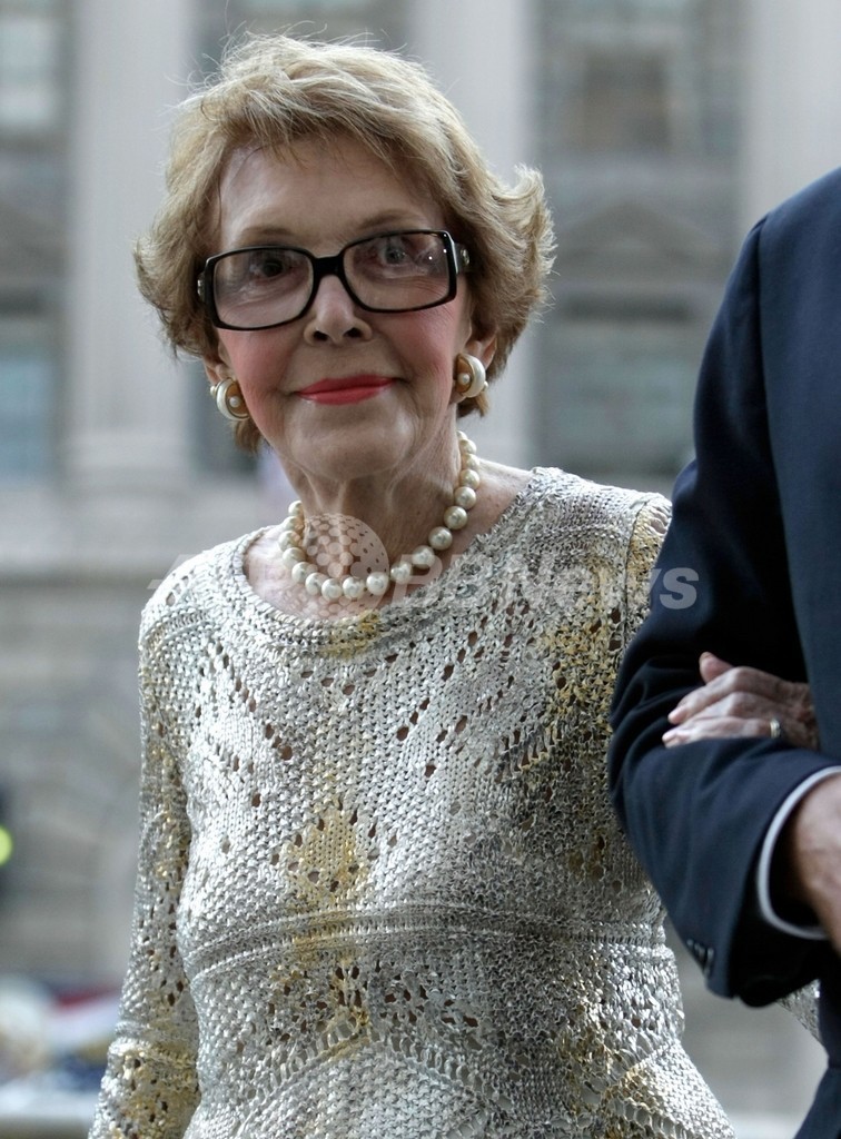 ナンシー レーガン元米大統領夫人 骨盤骨折で入院 国際ニュース Afpbb News