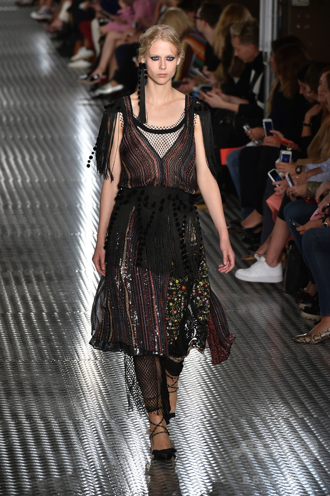 「ヌメロ ヴェントゥーノ」17年春夏