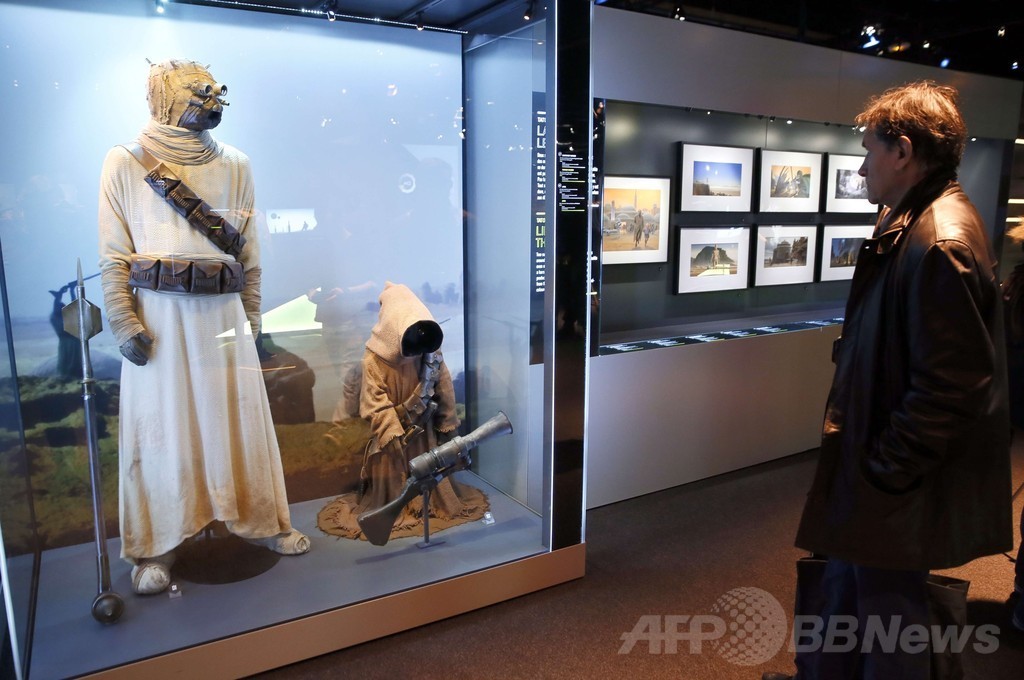スター・ウォーズ世界の「個性」描く展覧会、パリ郊外