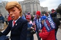 米ワシントンに集結したドナルド・トランプ大統領の支持者（2021年1月5日撮影）。(c)SAUL LOEB / AFP