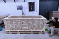 トルロニア家の古代彫刻コレクションの修復作業の様子。伊ローマで（2020年2月12日撮影）。(c)FONDAZIONE TORLONIA / TORLONIA FOUNDATION / AFP / ALBERTO PIZZOLI