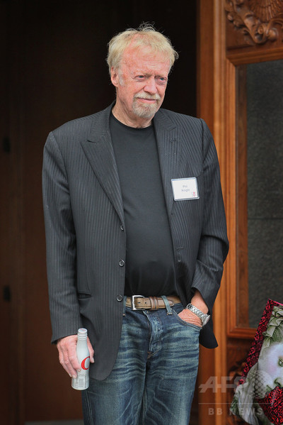 ナイキ創業者 フィル・ナイト 直筆サイン ベケット社鑑定 sign