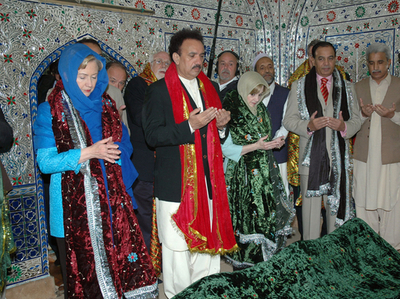 クリントン米国務長官、パキスタンのアルカイダへの対処のまずさなど厳しく指摘