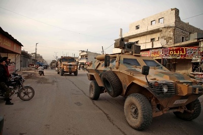 シリア政権軍とトルコ軍が交戦、死者20人超 北西部イドリブ県