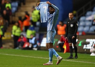 コベントリーがFA杯8強、チームメートは坂元のユニ掲げ得点喜ぶ