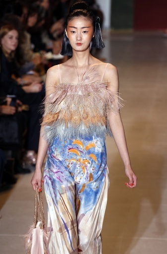 ＜14年春夏パリコレクション＞ツモリチサト