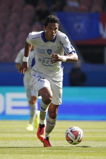 PSG、ブランドンの頭突きを受けたモッタの鼻骨折を正式発表