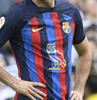 バルサ、クラシコでドレイクのロゴ入りユニ スポティファイとの提携