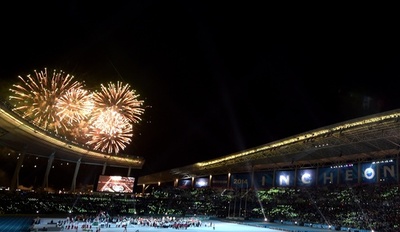 アジア大会が閉幕、大会MVPに輝いた萩野の表彰も