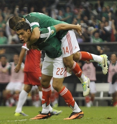 メキシコがパナマに勝利、ヒメネスのバイシクルシュートがチームを救う