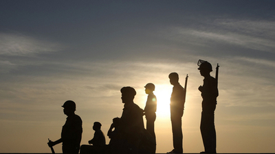 ムンバイ同時襲撃事件、アルカイダ関与の可能性も 英外相