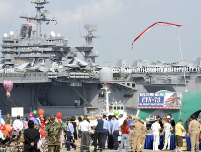 米原子力空母ジョージ・ワシントン、横須賀に入港