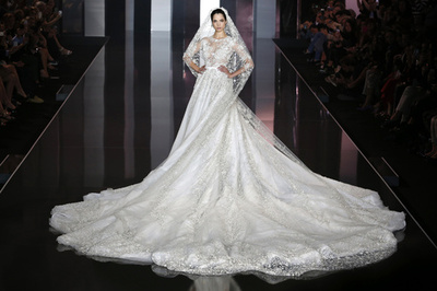 個性的なドレススタイルを披露した3ブランド、14/15年秋冬オートクチュール