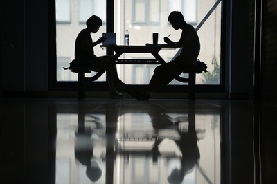 血友病理由に学籍剥奪、中国学生が大学当局を提訴