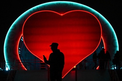 副業で「セックスコーチング」 女性教師に免職処分 オーストリア